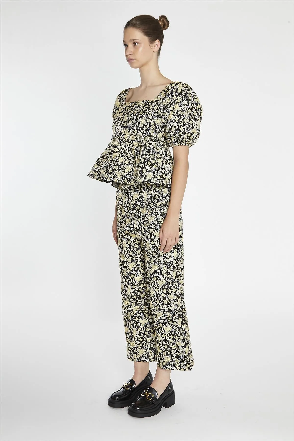 Black-Yellow Brocade Cropped Wide-Leg-Trousers