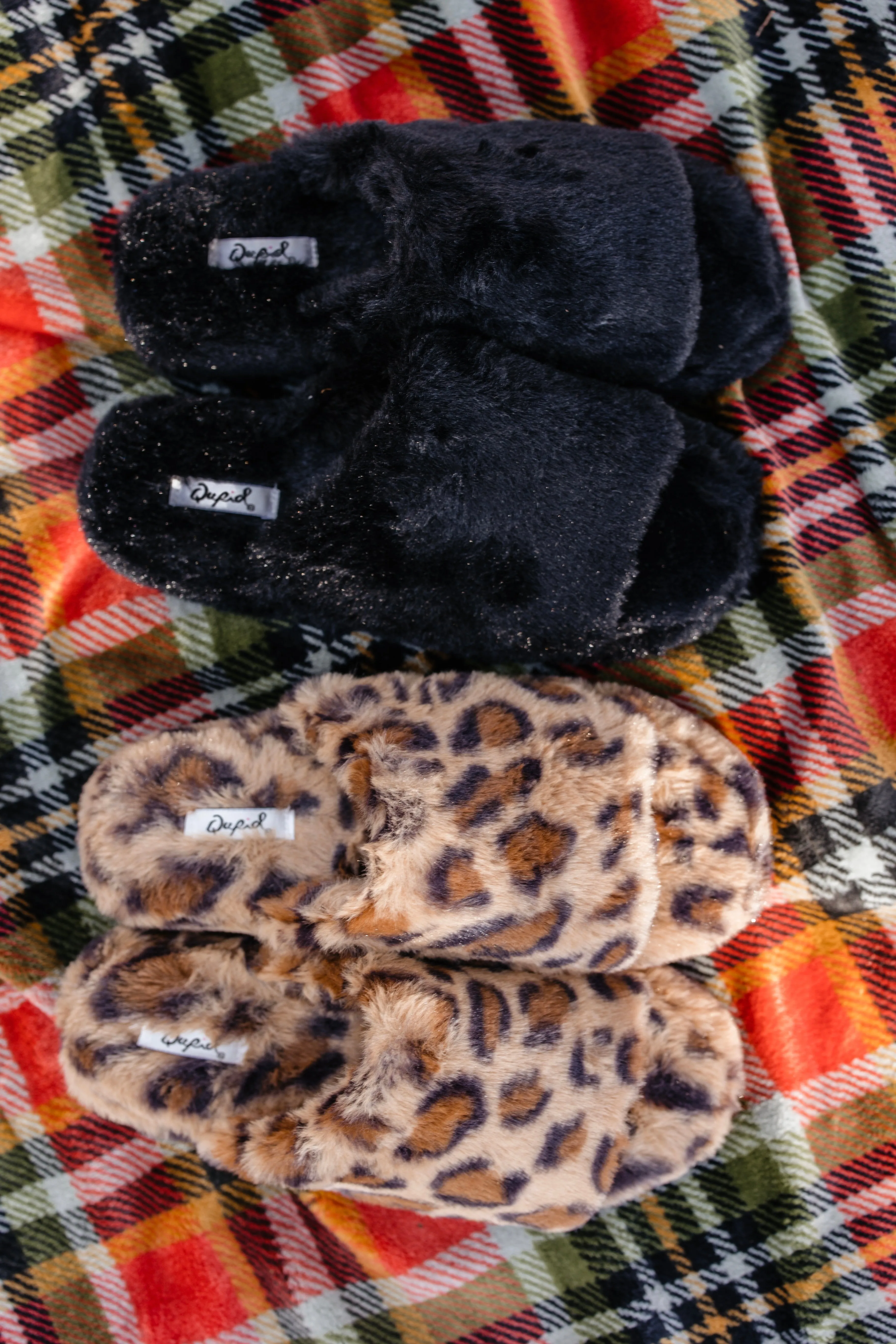 'Cozy Days' Slippers - Black