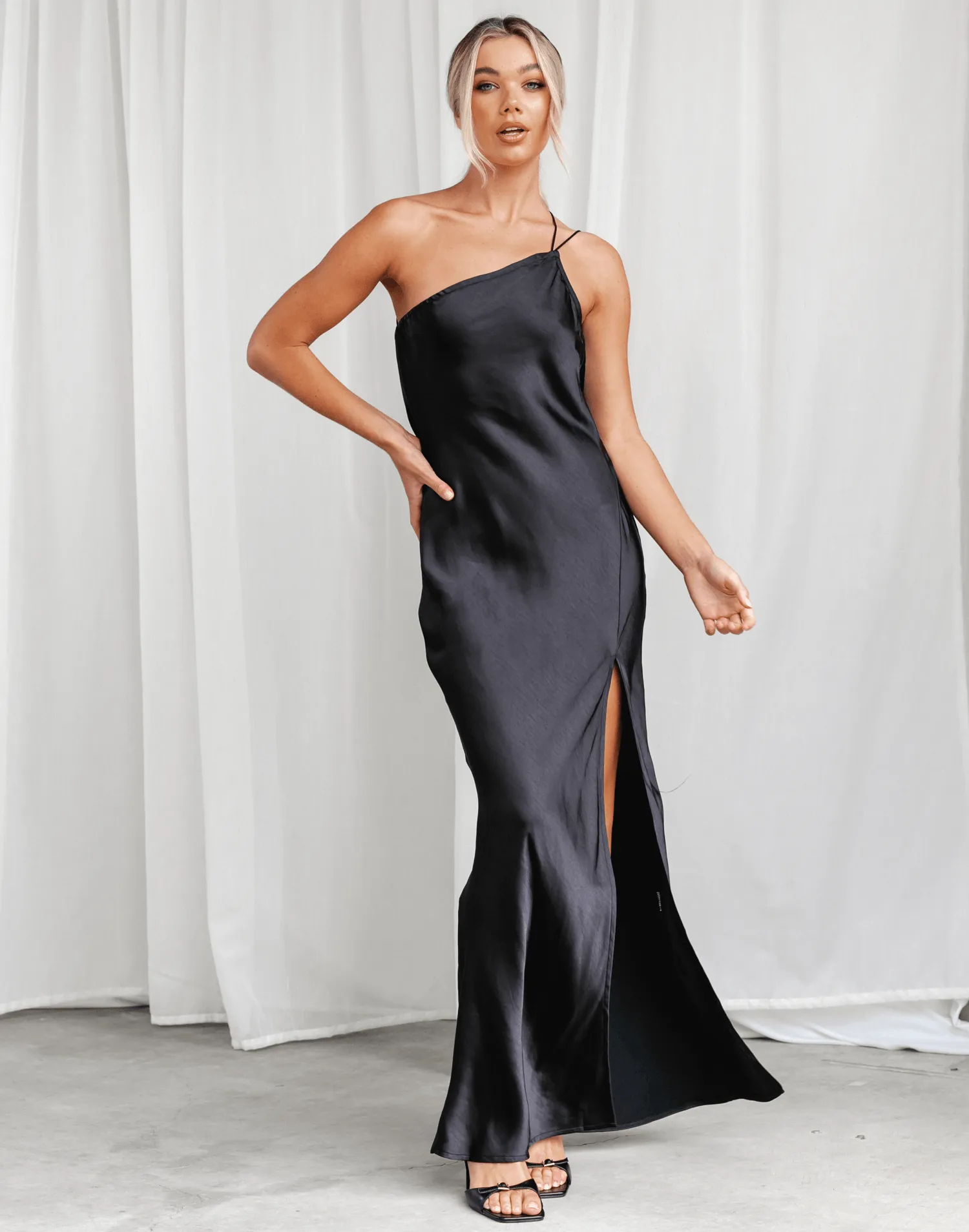 Taliah Maxi Dress (Black)