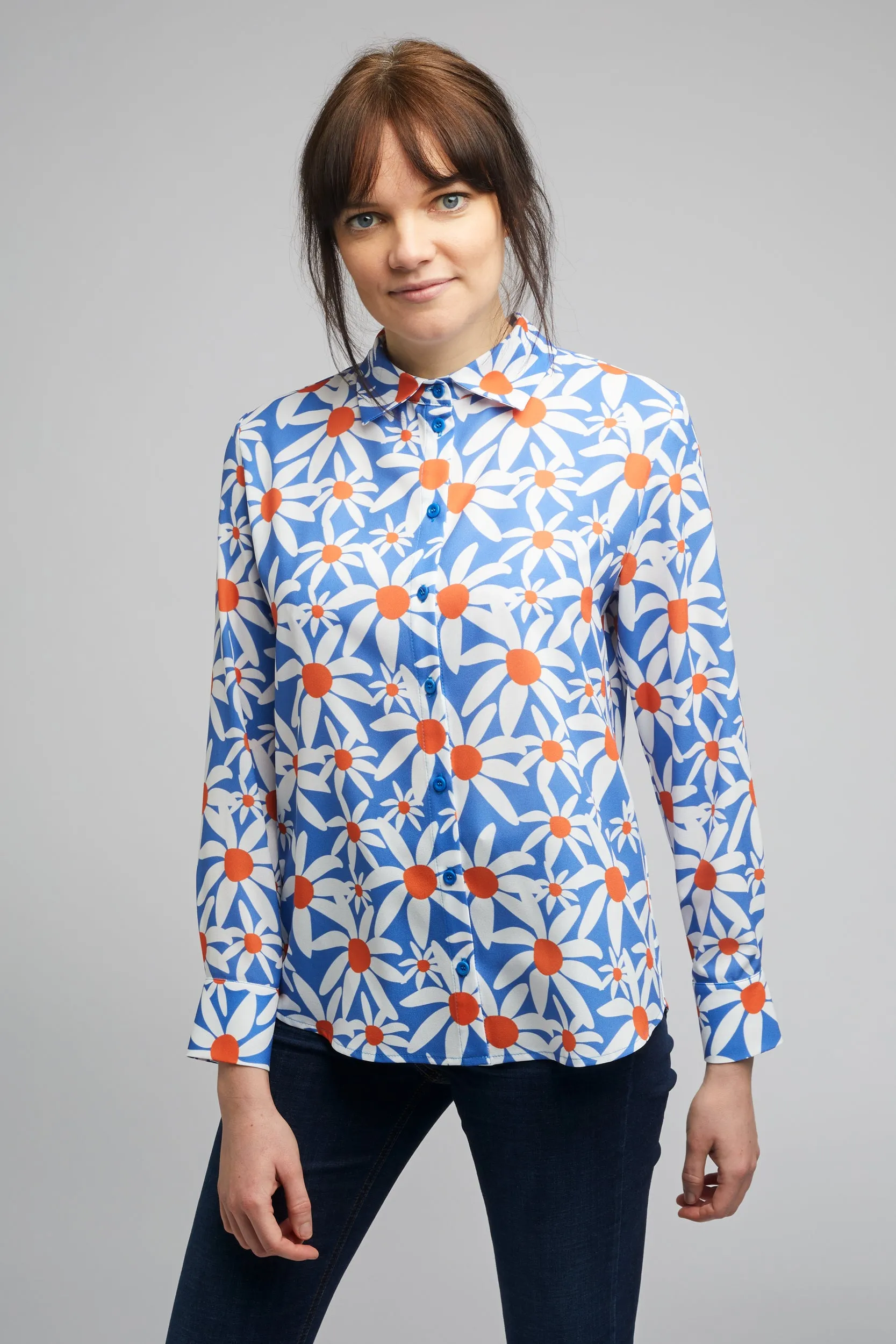 Women's Classic Long Sleeve Shirt in Daisy Print