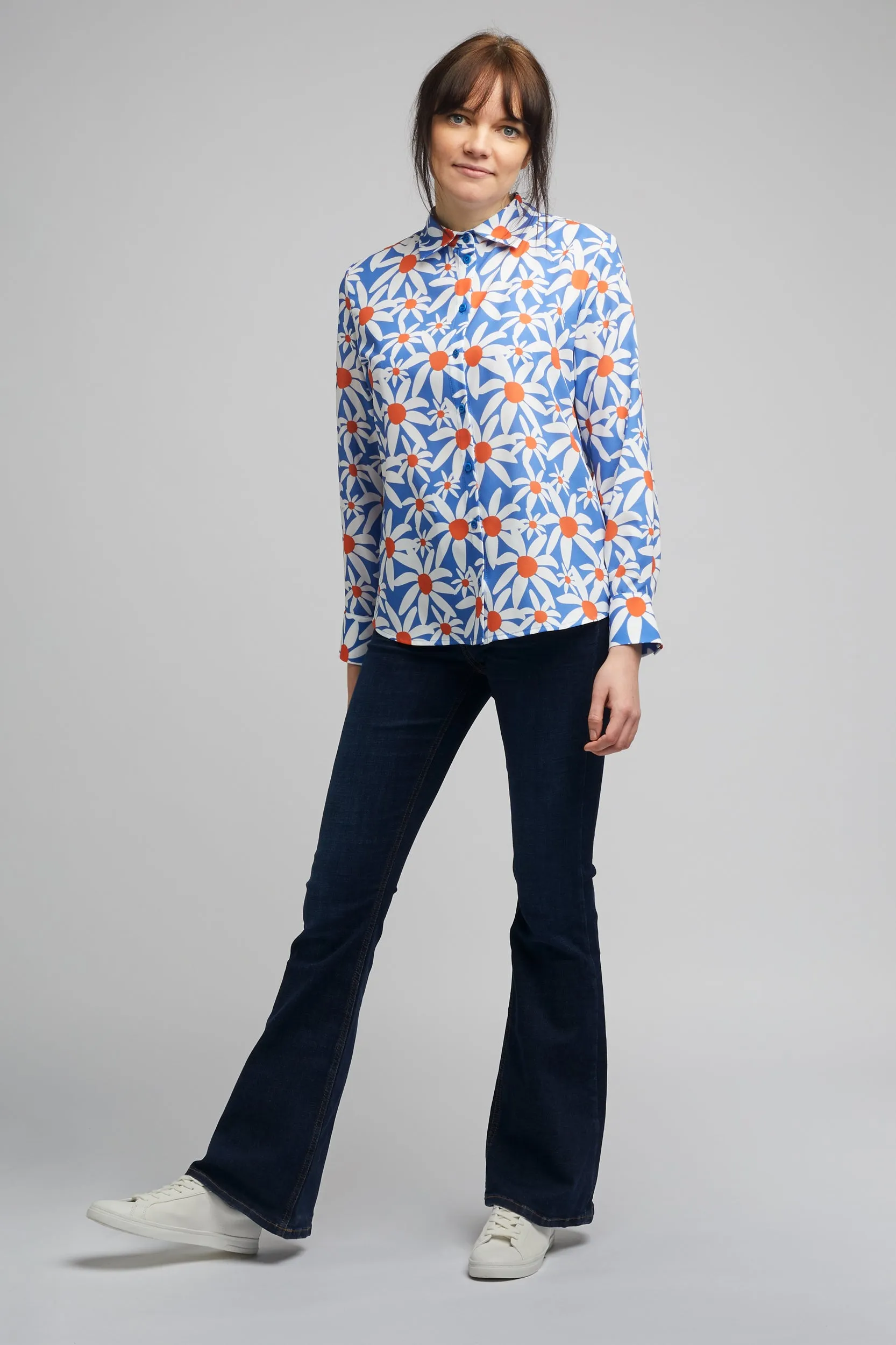 Women's Classic Long Sleeve Shirt in Daisy Print